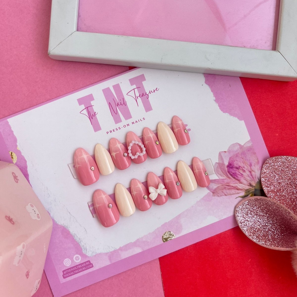 Blossom a press on nail set