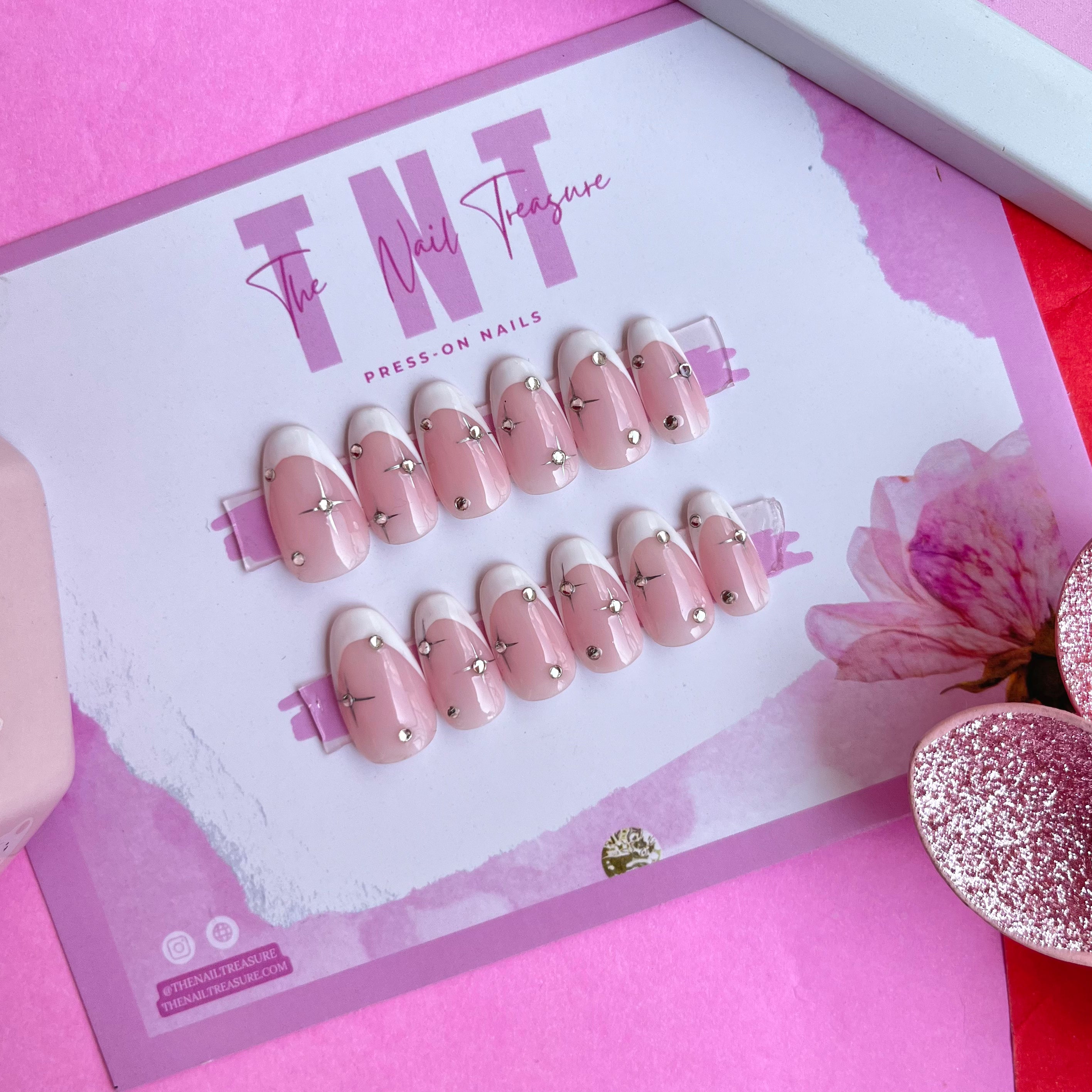 Bling it, Medium round shaped press on nails.