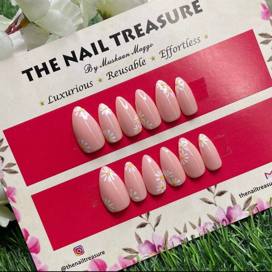 Daisy- Our most demanding best seller of floral art of press on nails. Handpainted floral art fake nails.