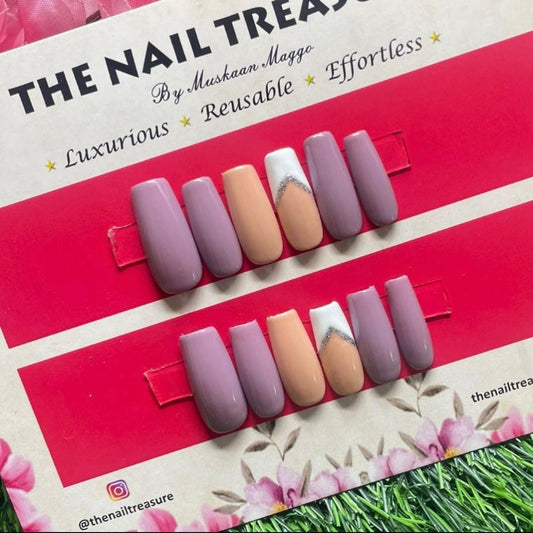 Vintage Premium Press on nails set by The Nail Treasure.