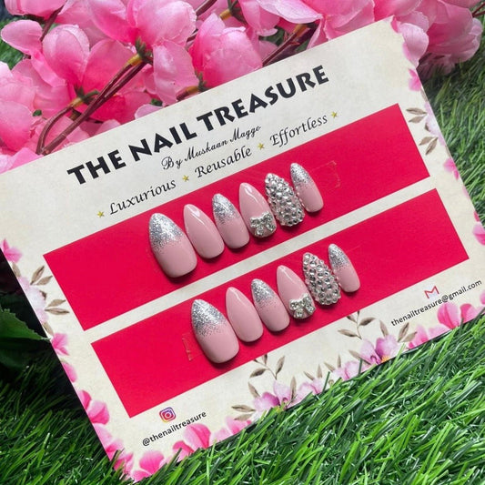 A premium luxury set of press on nails ( Princess ) These fake nails on pink base studded with stones & glitter art.