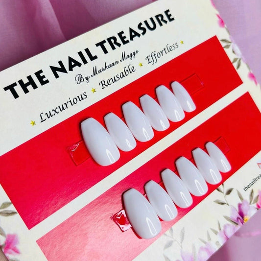 Snowy a solid glazy white press on nails set, These fake nails are perfect very casual wear.